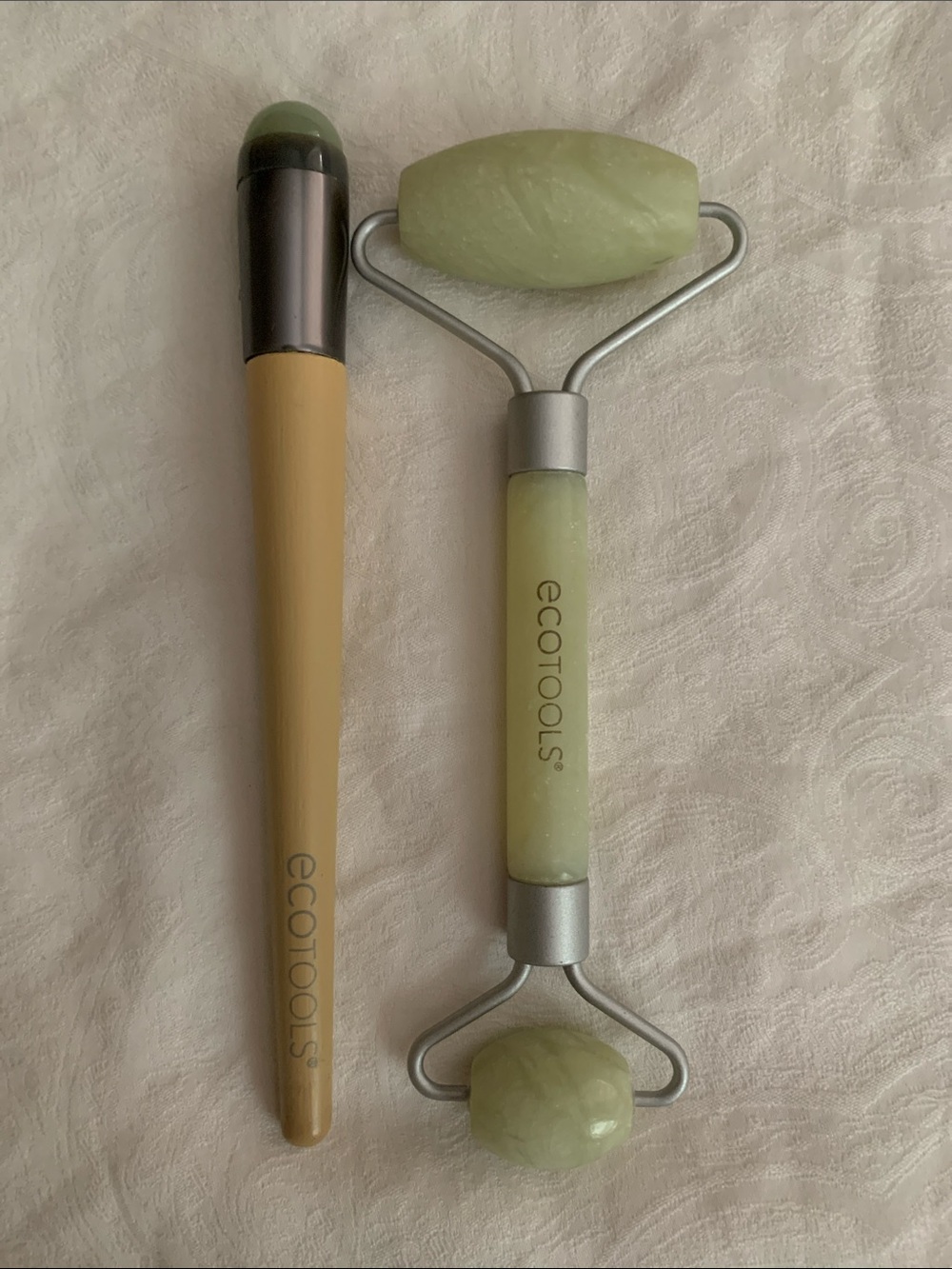 ecotools Jade Facial Roller and eye roller Light Green and Tan